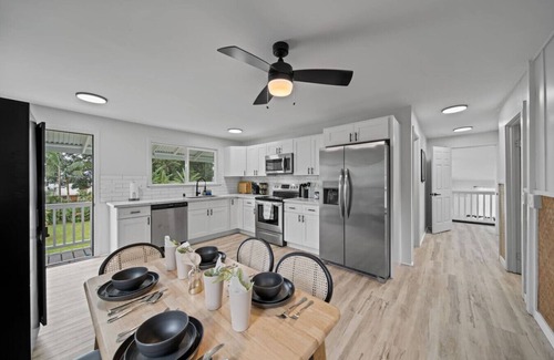 Hilo Cottage | Tranquil Retreat, Steps to Downtown Hilo Cafe