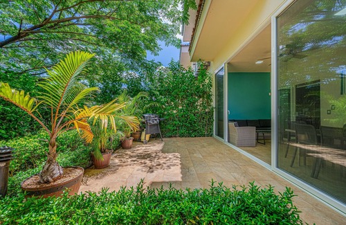 Villarreal House | Tranquil Retreat with Pool, Hot Tub & Dog-Friendly Amenities