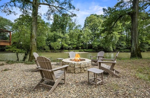 McCurtain County Cabin | Tranquil Riverside Cabin w/Fire Pit, Hot Tub