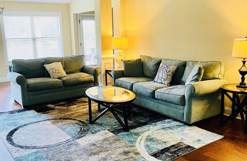 Fayetteville House | Tranquil & Safe Lake Home-great for families