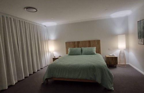 Dolphin Point House | Tranquil seaside escape with room for the entire family!