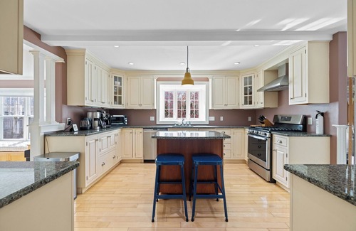 Kennebunk House | Tranquil Seaside Oasis at Mother's Beach