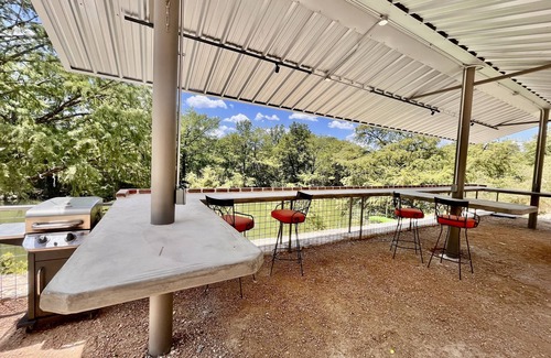 Kerrville Cottage | Tranquil & Serene Cottage for 2 with Private River Access