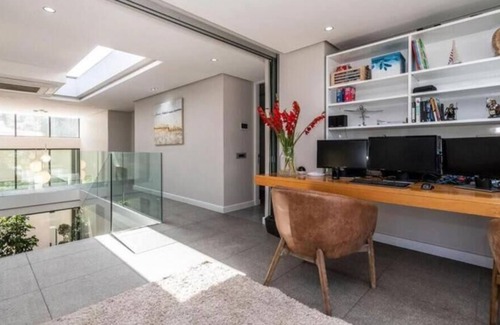Hout Bay House | Tranquil serenity mountain surrounds