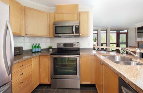 Nicklaus North Condo | Tranquil Ski Haven, Lake & Mountain Views, Parking
