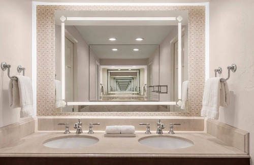Rancho Bernardo Hotel | Tranquil Spa View Studio with Outdoor Firepit – Ultimate Relaxation Spot