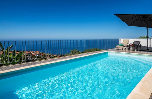 Arco da Calheta Villa | Tranquil stone villa in Calheta | Casa Florenças