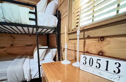 Blue Ridge Cabin | Tranquil, stylish cabin with a hot tub and outdoor fire pit.