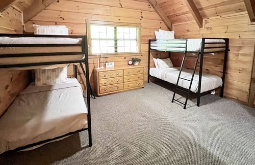Blue Ridge Cabin | Tranquil, stylish cabin with a hot tub and outdoor fire pit.