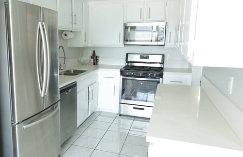 Reseda House | Tranquil Tarzana Haven