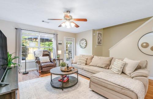 Auburn House | Tranquil Townhome