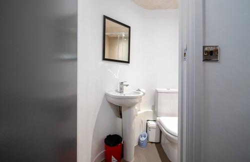 St. Johns Wood Apartment | Tranquil Treasure in Marylebone