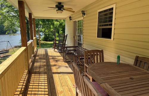 Rowlesburg House | Tranquil updated 2-bedroom home on Cheat River in Rowlesburg, WV