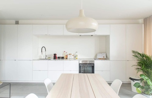 Zwijnaarde Apartment | Tranquil Urban Escape: 2-BDR Retreat in Ghent