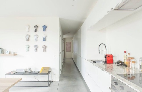 Zwijnaarde Apartment | Tranquil Urban Escape: 2-BDR Retreat in Ghent