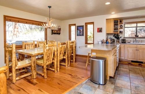 Windcliff Estates House | Tranquil Vacation Home at Windcliff