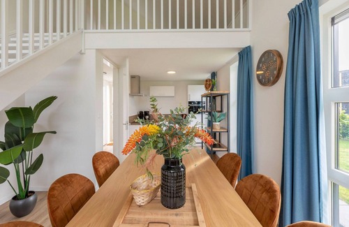Tynaarlo House | Tranquil villa for 6 guests with patio