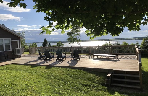 Mermaid House | Tranquil Waterfront Cottage Charlottetown Area