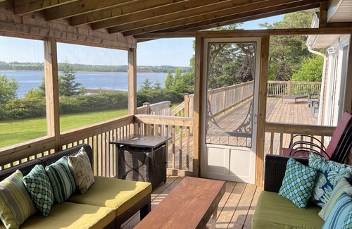 Mermaid House | Tranquil Waterfront Cottage Charlottetown Area