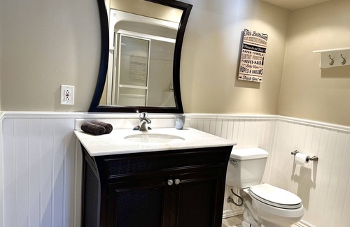 Rosseau Cottage | Tranquil Waterfront Lake House w/ Muskoka Room!