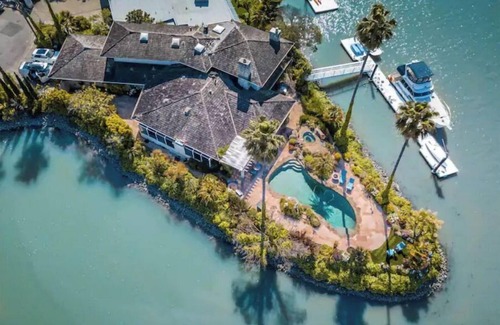 San Rafael Villa | Tranquil Waterfront Retreat Haven