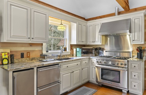 Sunset Cabin | Tranquil Waterfront Valley Cabin With Views