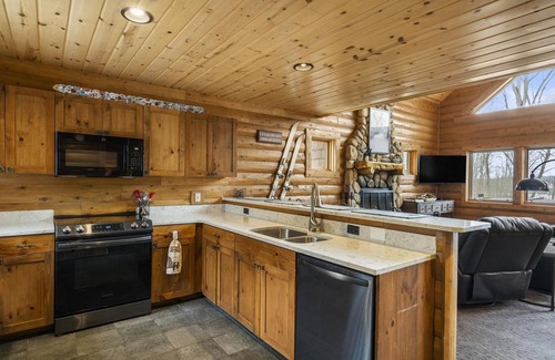Boyne City Cabin | Tranquil Wooded Retreat at Boyne Mountain – Steps from the Slopes