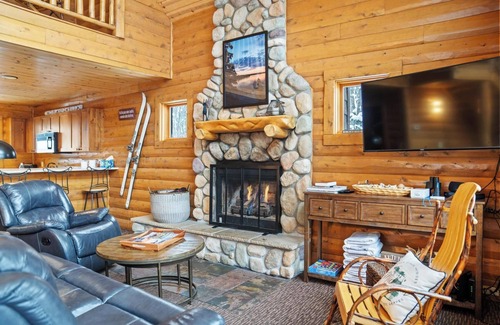 Boyne City Cabin | Tranquil Wooded Retreat at Boyne Mountain – Steps from the Slopes