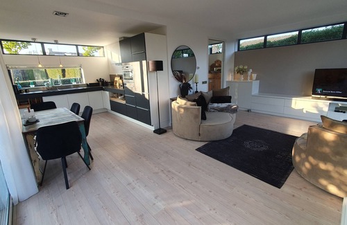 Egmond aan den Hoef House | tranquility and luxury, close to nature