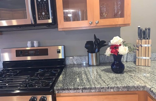 Leschi House | Tranquility 1.9 mi from downtown, hospitals & sports