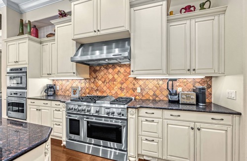 Saint Armands Key House | Tranquility | 4000 Sqft of Luxury - Private Pool/Spa, Walk Everywhere!