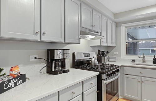 Wasco House | Tranquility 4BR, 2BA