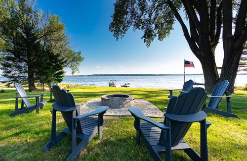 Montello House | Tranquility and peacefulness on Puckaway Lake