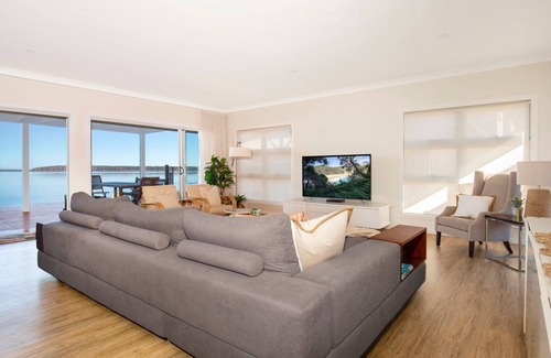 St. Georges Basin House | Tranquility Beach House by Experience Jervis Bay