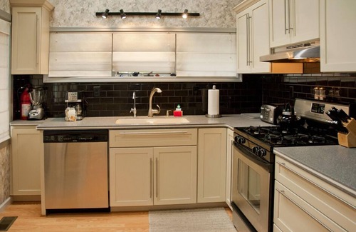 Geneva Cottage | Tranquility:"Close to Downtown Geneva + Seneca Lake Wine Trail Retreat!"