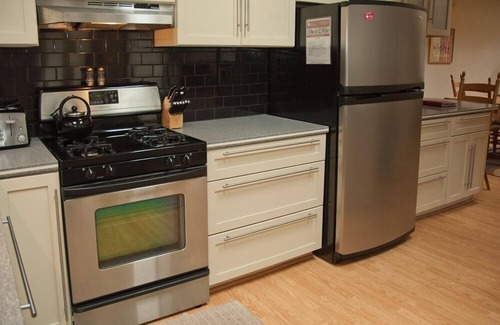 Geneva Cottage | Tranquility:"Close to Downtown Geneva + Seneca Lake Wine Trail Retreat!"