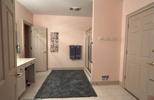 Suwanee House | Tranquility Hideaway - King Beds, Pets Allowed