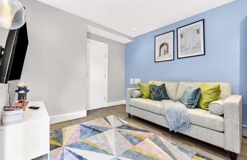 Northumberland Park Apartment | Tranquility in Bloom: Refreshing 2BR Apartment