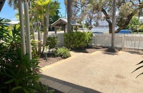 South Townsville Apartment | Tranquility on Tully:Charming Queenslander Retreat