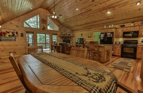 Ellijay Cabin | Tranquility On The Creek