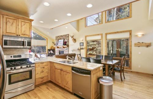Estes Park House | Tranquility On The River Four - EV #6041 townhouse