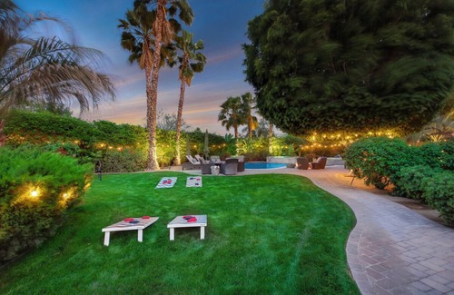 Indio House | TRANQUILITY TUSCAN LUXE ESTATE & Guesthouses 4 Firepits/Pool/Spa LUSH Tropical