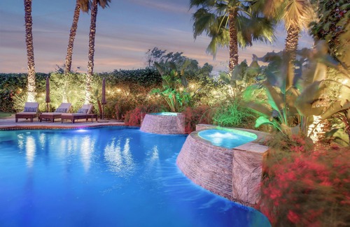 Indio House | TRANQUILITY TUSCAN LUXE ESTATE & Guesthouses 4 Firepits/Pool/Spa LUSH Tropical