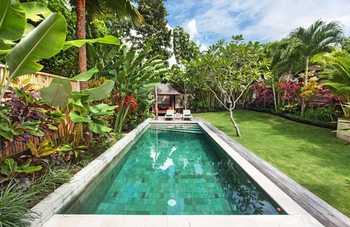 Batubelig Villa | TRANQUILITY VILLA walk to The BEACH, CAFE and SHOPS