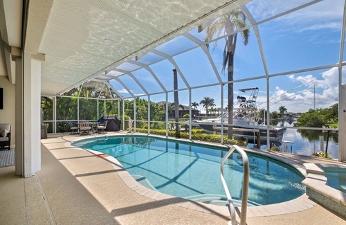Punta Gorda House | Tranquility with Divine Sunsets in Vacation Land -Sleeps 8 -Pet Friendly