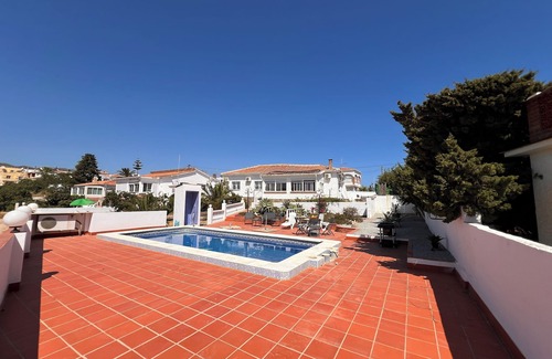 Torrox Costa Ski Chalet | Tranquilo y Espacioso Chalet en Torrox Costa