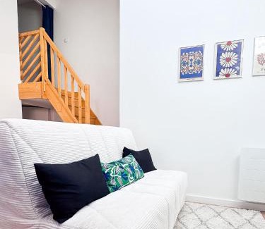 Petit Bourg House | Tranquiloue - Petite Maison à 10 min du PuyduFou