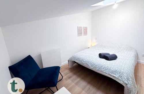 Petit Bourg House | Tranquiloue - Petite Maison à 10 min du PuyduFou