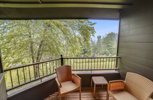 Moscow Villa | Trapp Family Luxury Villa in Stowe, 3-BRs, Sleeps 8, June 25 - July 3
