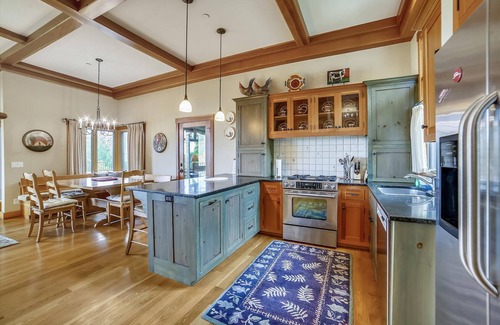 Moscow Villa | Trapp Villa 29 - Mountain Resort Amenities, Service, and Views at Every Turn!